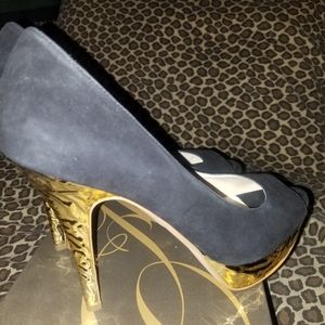 Enzo Angiolini Pump